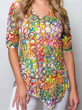 SNO SKINS V-Neck Tunic with Multicolor Ring Print